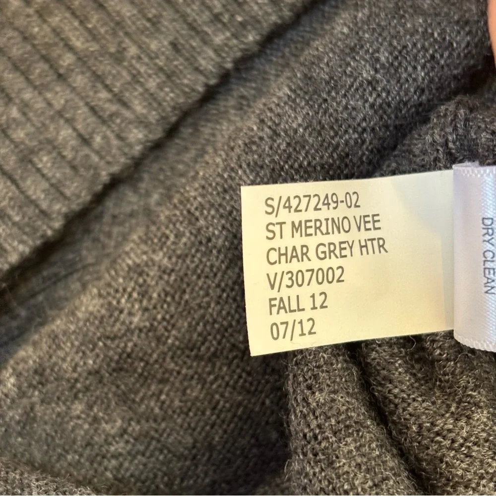 Banana Republic Men's Merino Wool V Neck Sweater Classic Preppy Academia Gray M